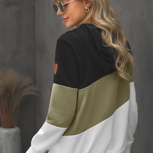 NWT Colorblock 3-tone hooded sweatshirt - Picture 1 of 4